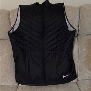Men’s Nike Black Aerolayer Vest